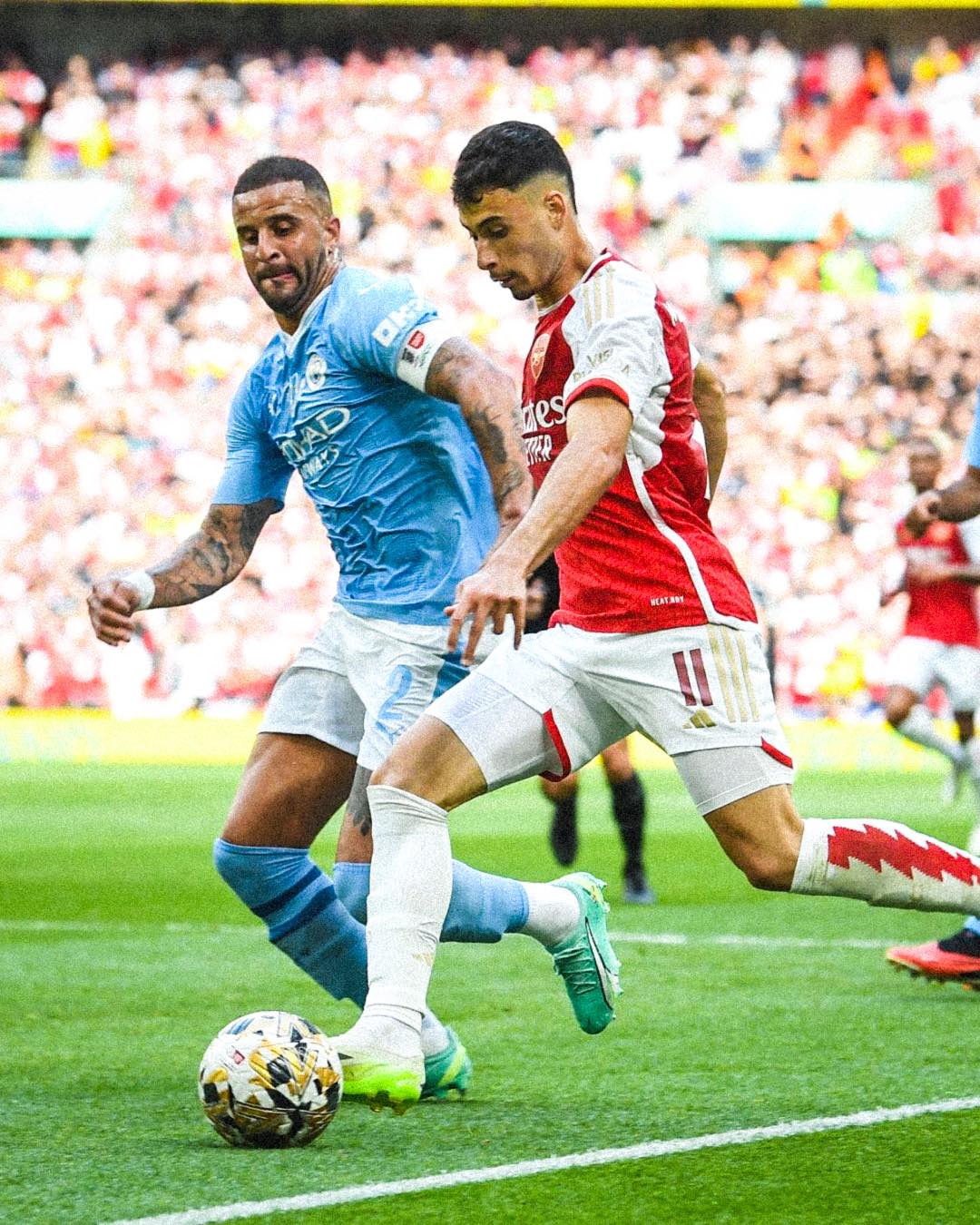 Kyle Walker tôn sùng Gabriel Martinelli là kẻ có tốc độ nhanh nhất Premier League